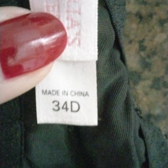 Victoria's secret bra and garter belt medium - Picture 4 of 5